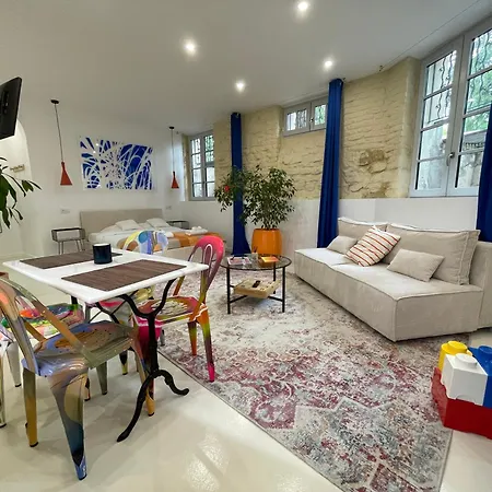 11 Bis Apartment