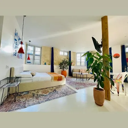 Apartment 11 Bis